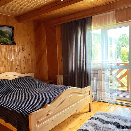 Sosnova gilka Apartmán Mykulyčyn